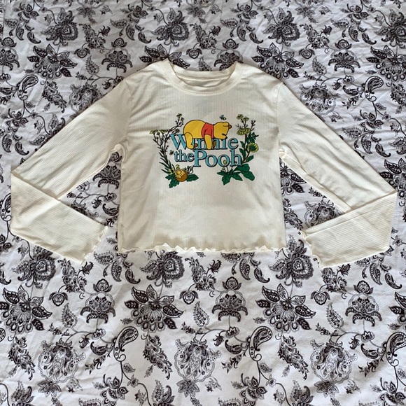 Brand Disney size M color cream - Picture 1 of 4